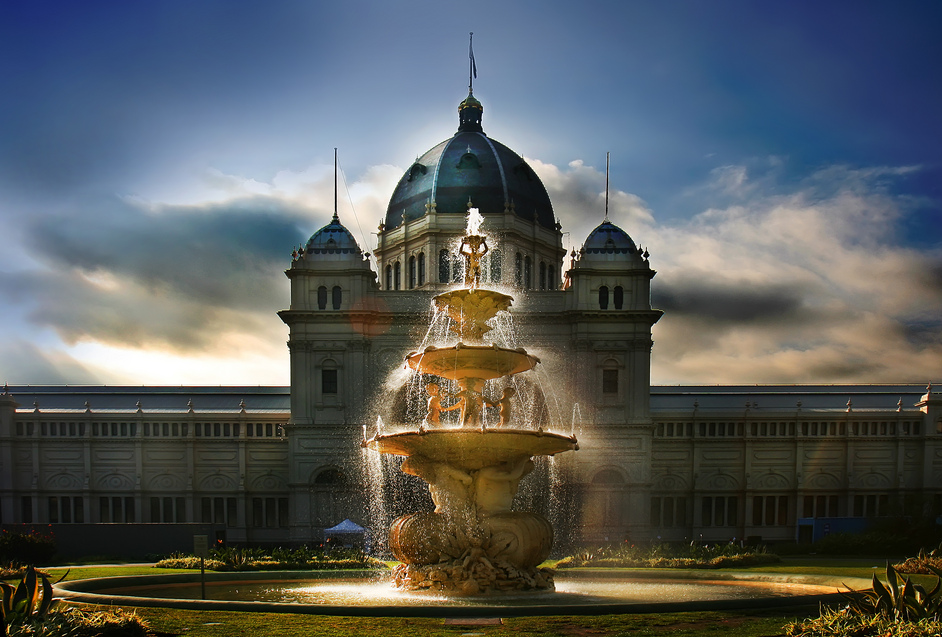 王立展示館とカールトン庭園